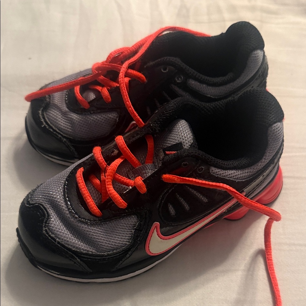 Nike Kids Black and pink Sneakers 9c shoes girls boys